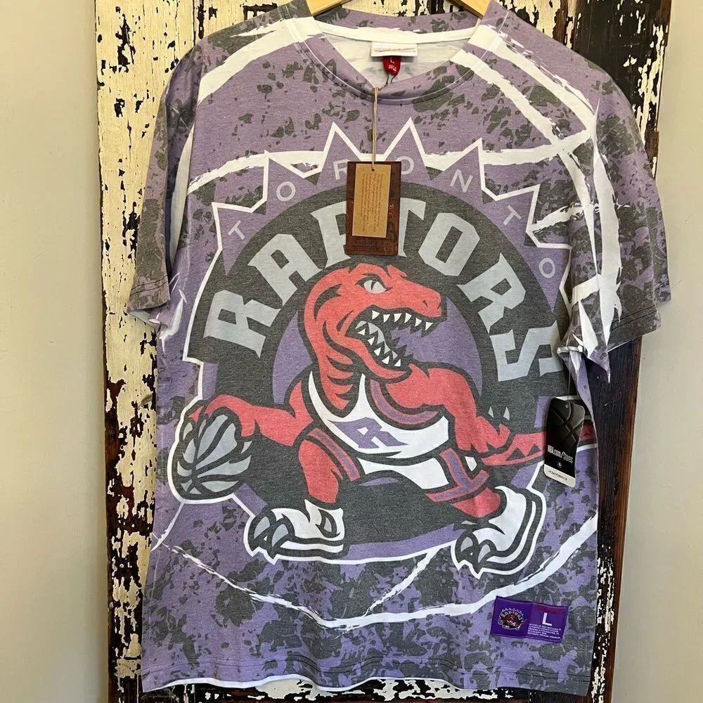 NWT Men’s Toronto Raptors Mitchell & Ness Hardwood Classics NBA T-shirt. Men’s L